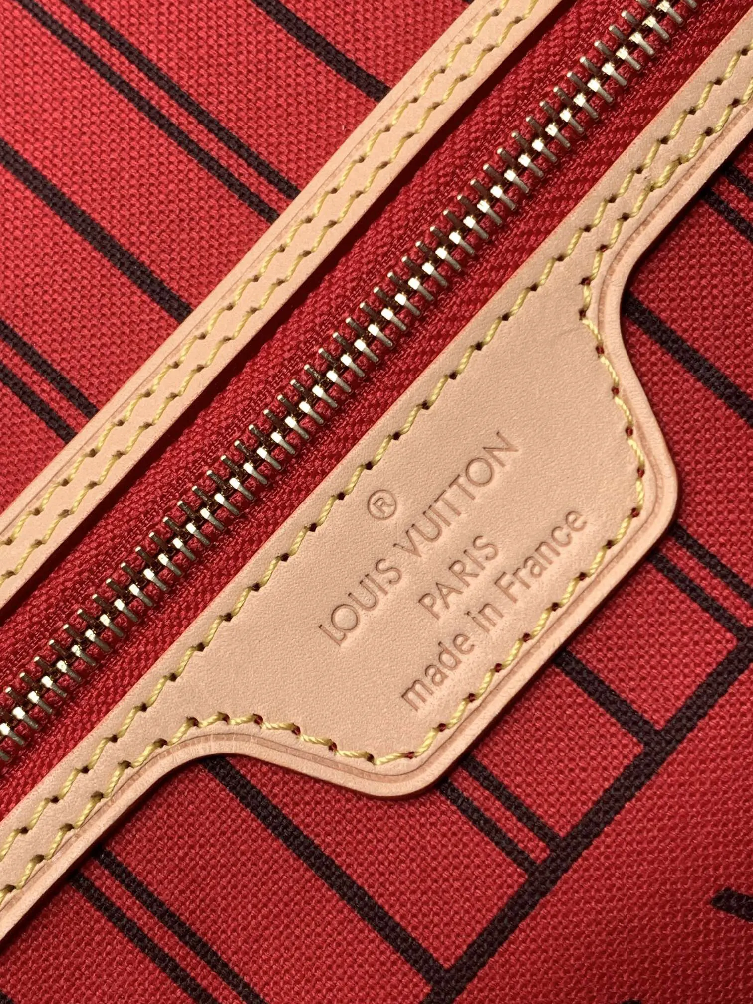LV Neverfull 金色 牛皮 手拿包 精致手拿款(數字9) LV Neverfull 金色 牛皮 手拿包 精致手拿款(數字9)