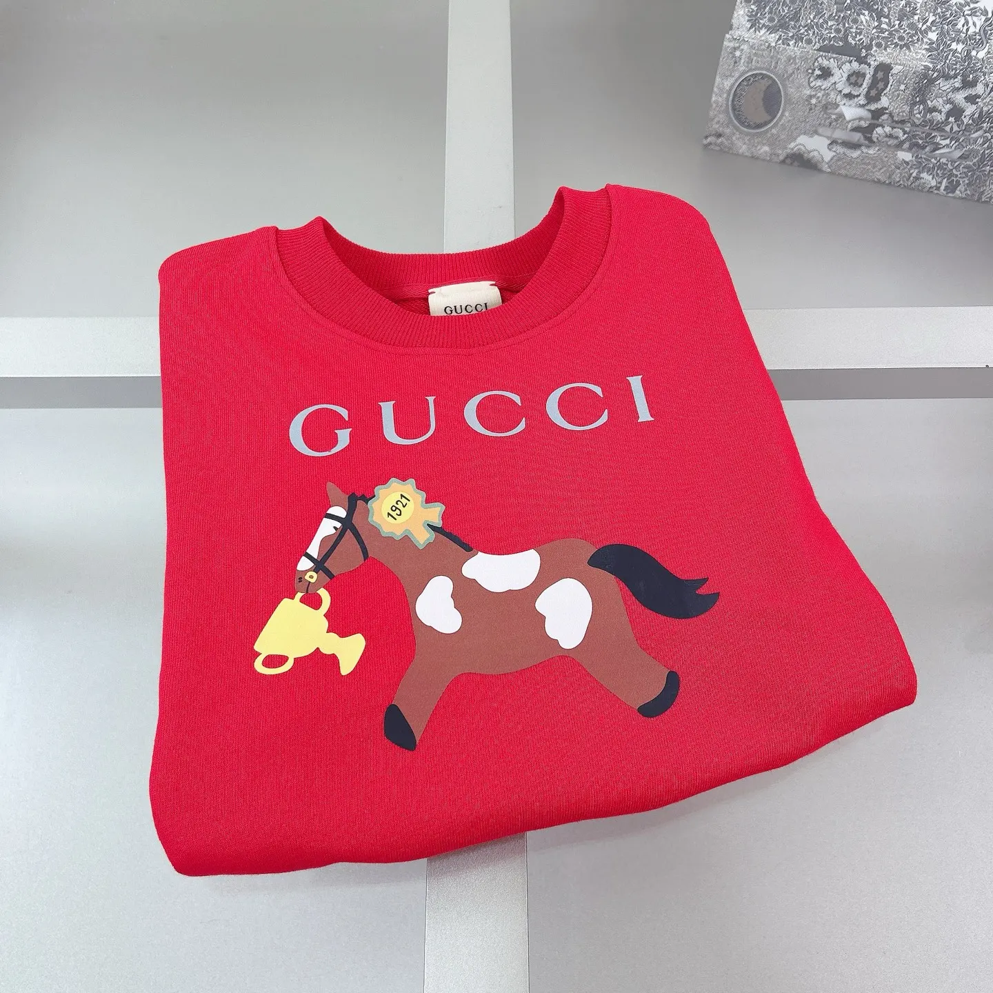 Gucci Logo Print Crew Neck Sweatshirt Image 9 Gucci Logo Print Crew Neck Sweatshirt Image 9