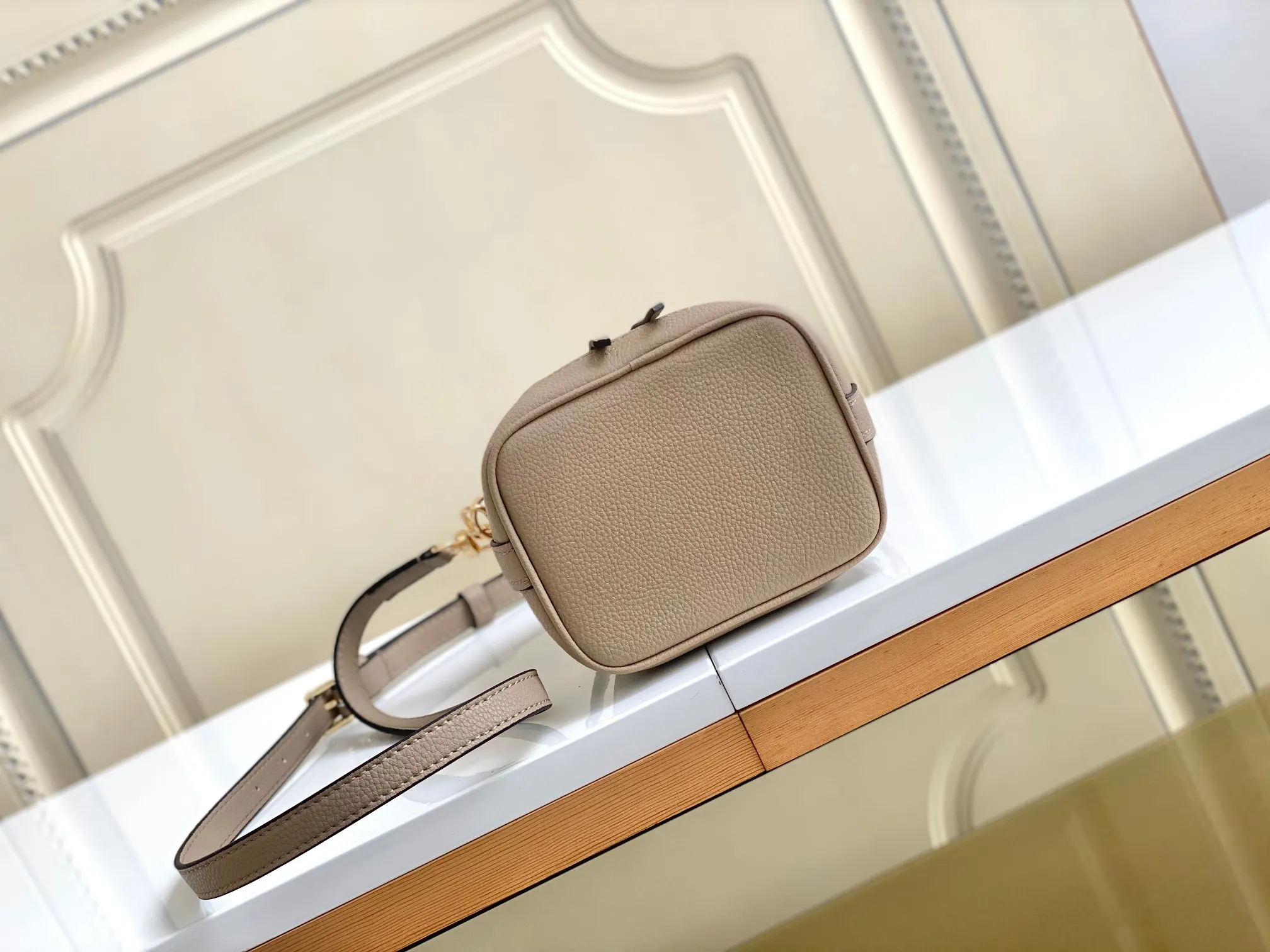 Louis Vuitton Bucket Bag Casual