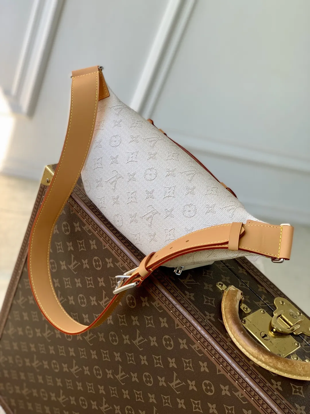 LV 白色 帆布 腰包 休閒腰包款