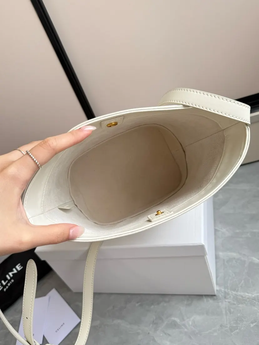 White Bucket Bag Casual Leather