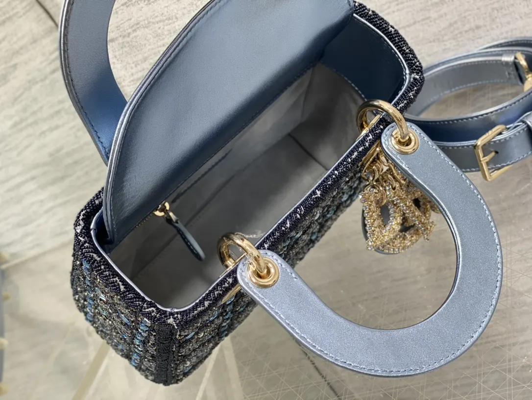 Dior 迷人优雅又气场十足 斜挎手拎也是女人味十足 经典 斜挎包 轻便斜挎款