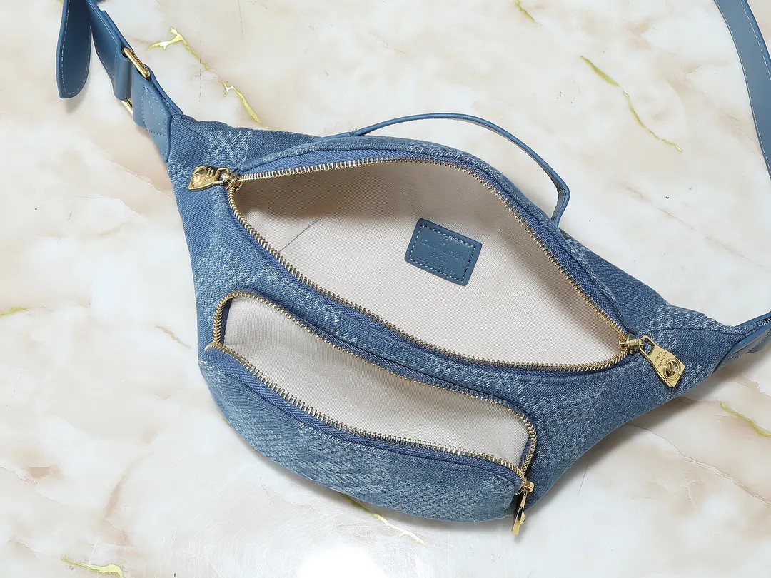 帆布 Pharrell Williams 为拉链头融入珠饰 腰包 休閒腰包款