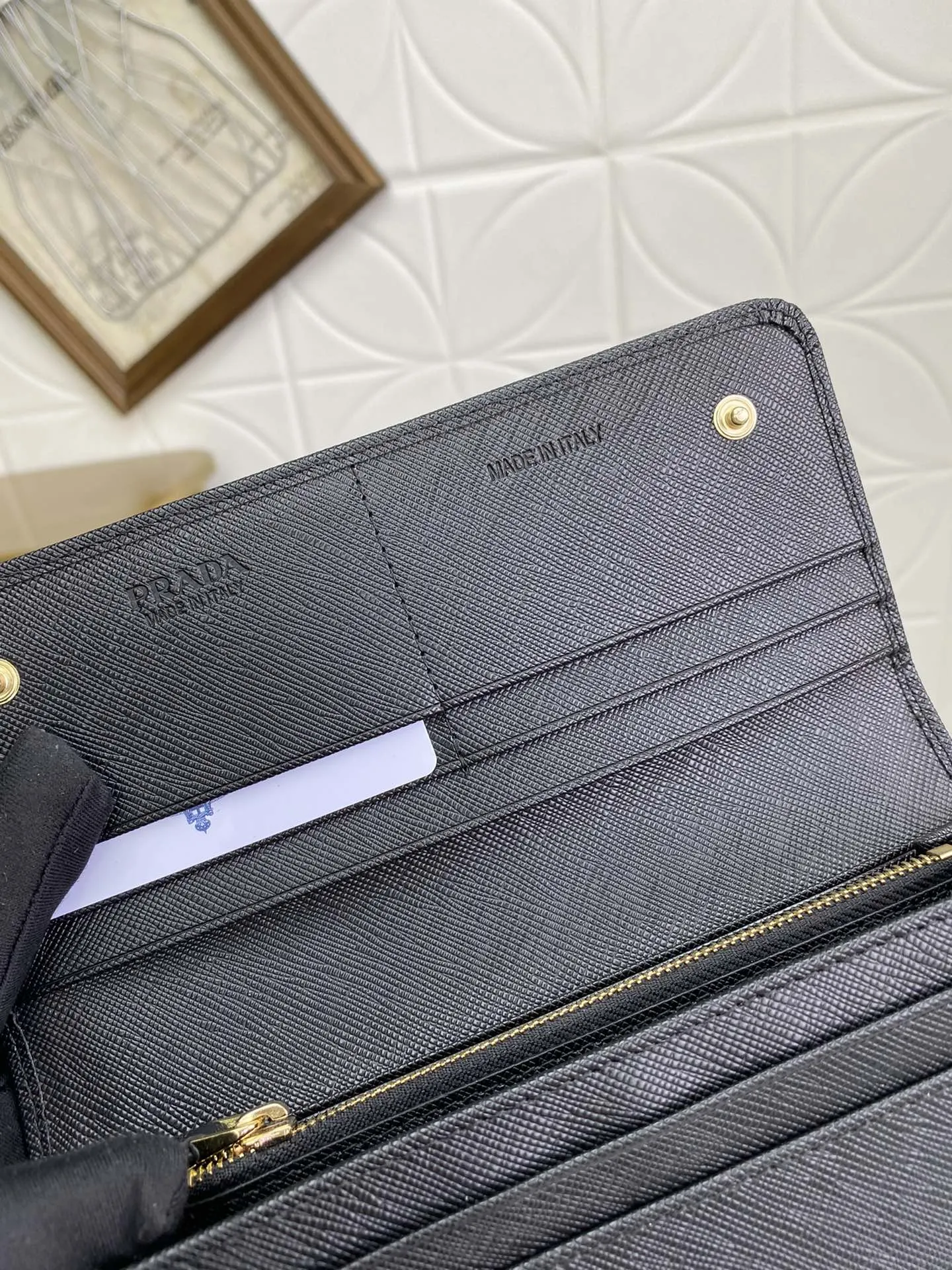 PRADA 金色 Saffiano十字纹牛皮 钱包 实用长夹款
