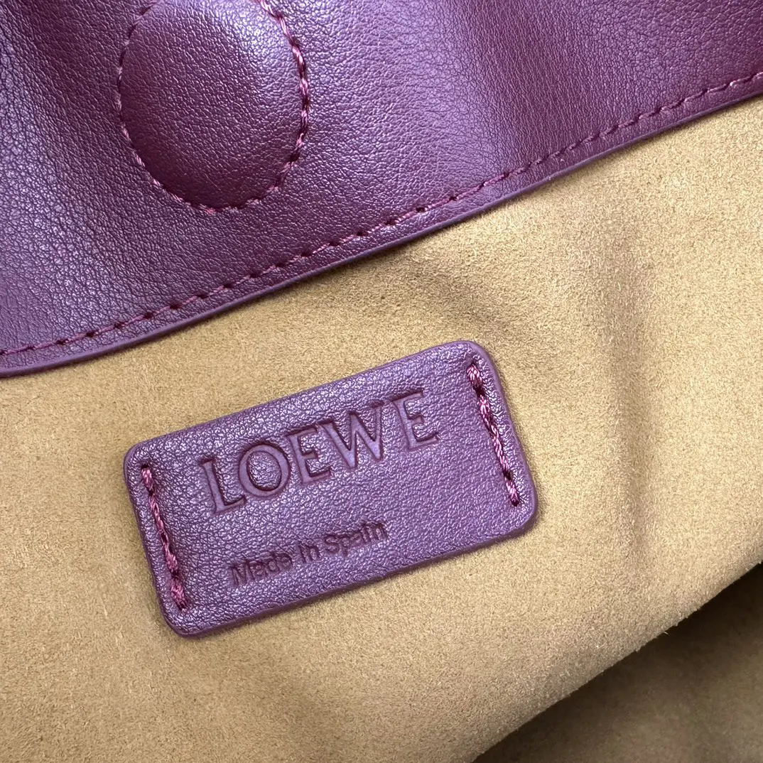 羊皮 LO℮w℮ Flamenco Purse 福 链条包 精致链条款