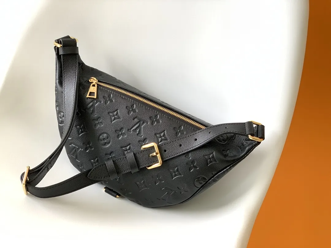 LV 黑色 白色 牛皮 腰包 休閒腰包款