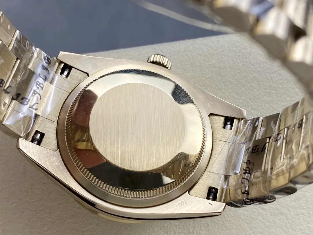 Watch Classic Image 9 Watch Classic Image 9