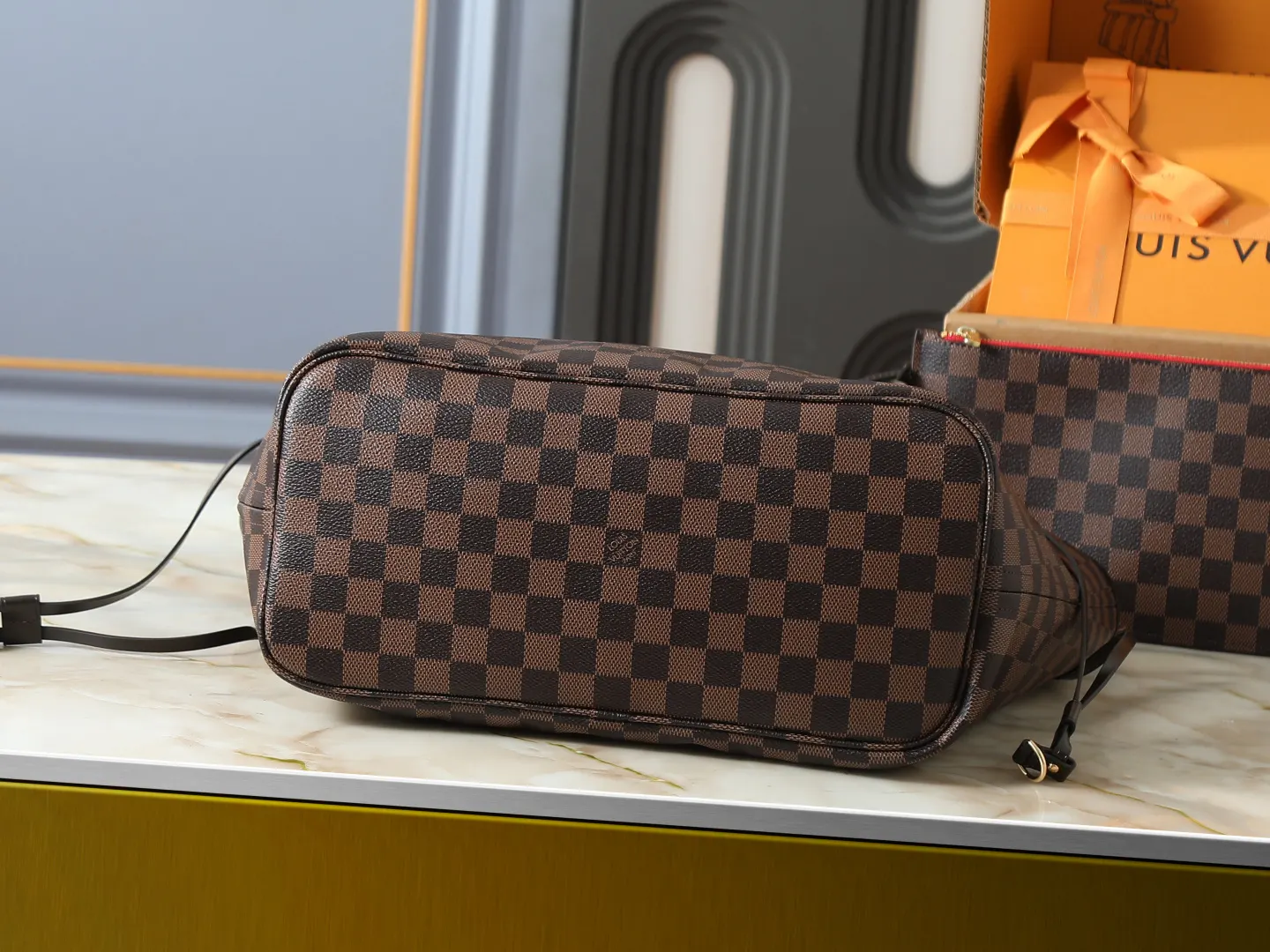 Neverfull 老花 帆布 手拿包 精致手拿款