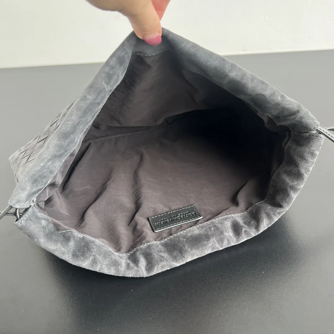Bottega Veneta 麂皮 腋下包 复古腋下背款