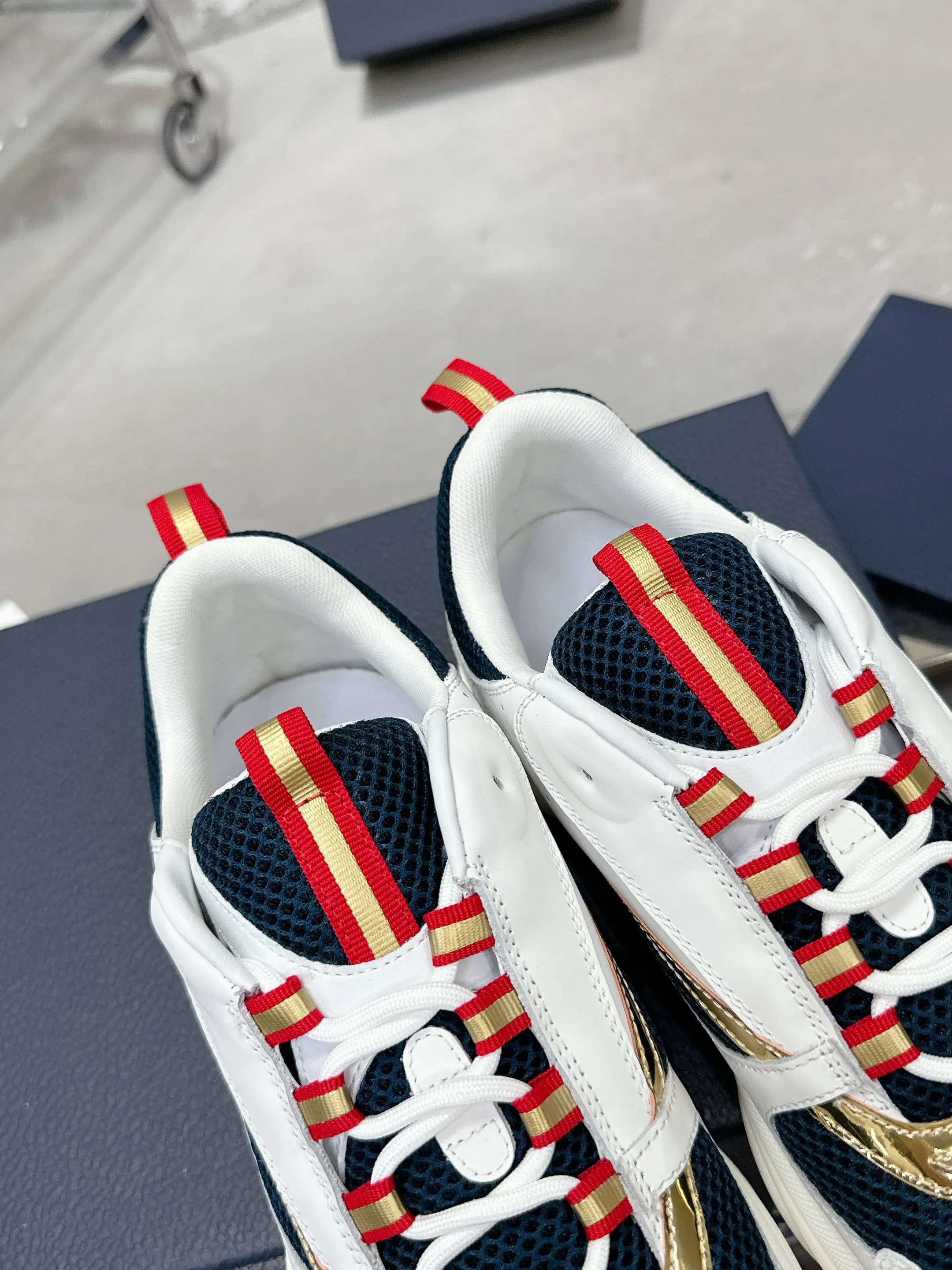 Dior B22 运动鞋