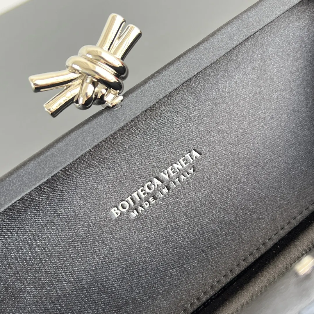 Bottega Veneta 化妆包 便携收纳款