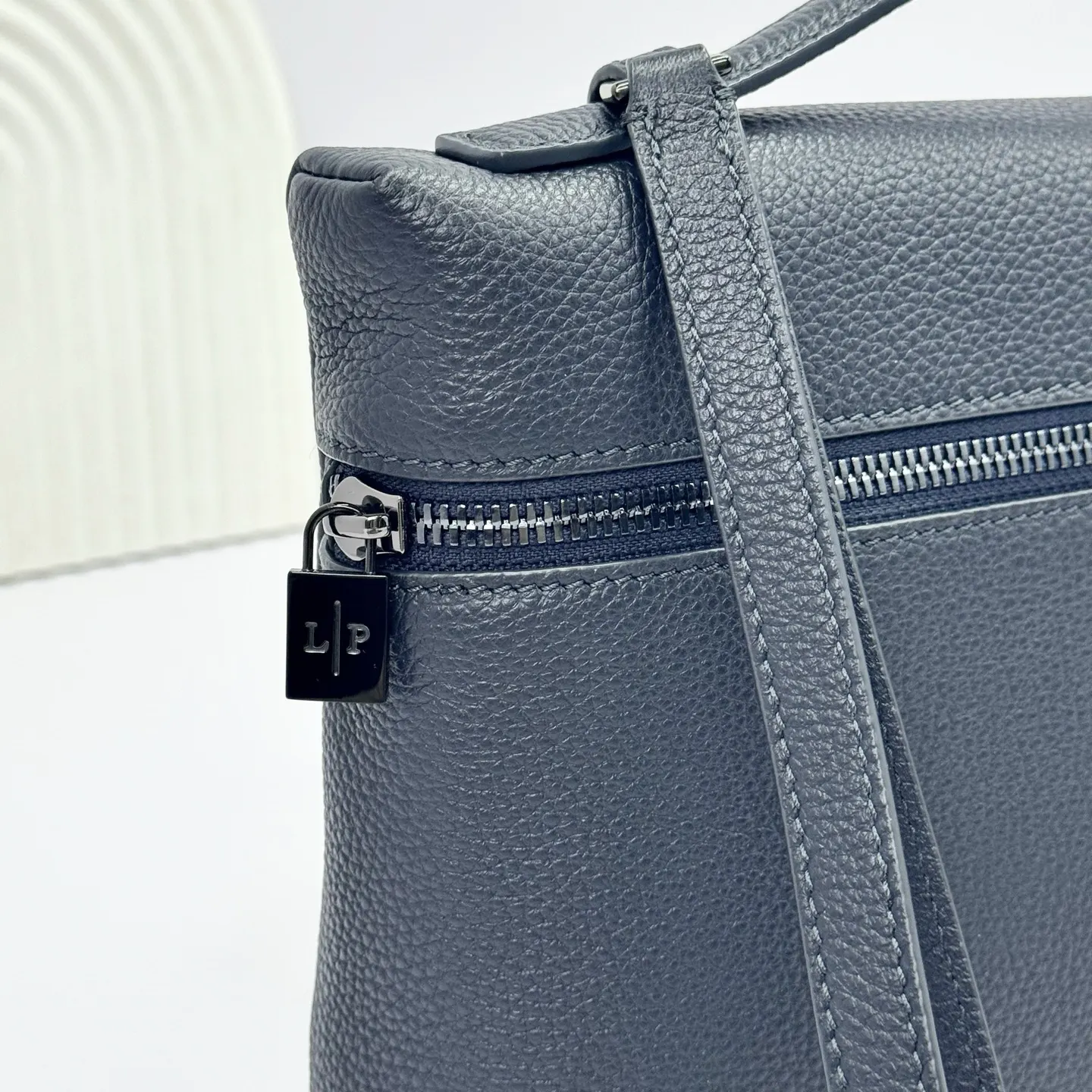 牛皮 Loro piana 诺悠翩雅 Extra 手拿包 精致手拿款