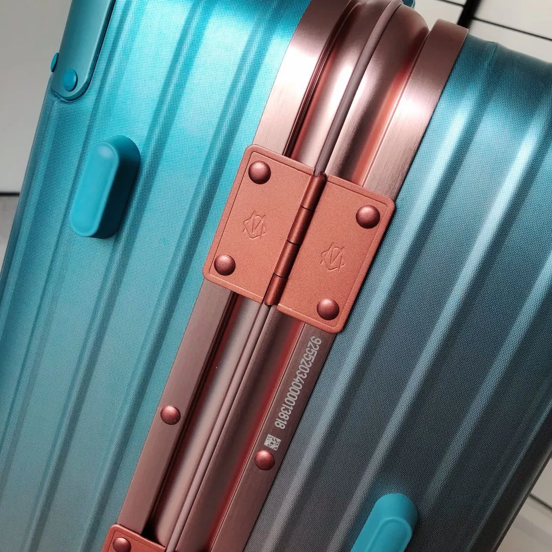 rimowa限量版糖果色满满的 少女心 漸變色 日 行李箱 旅行拉杆款 輕便出行款