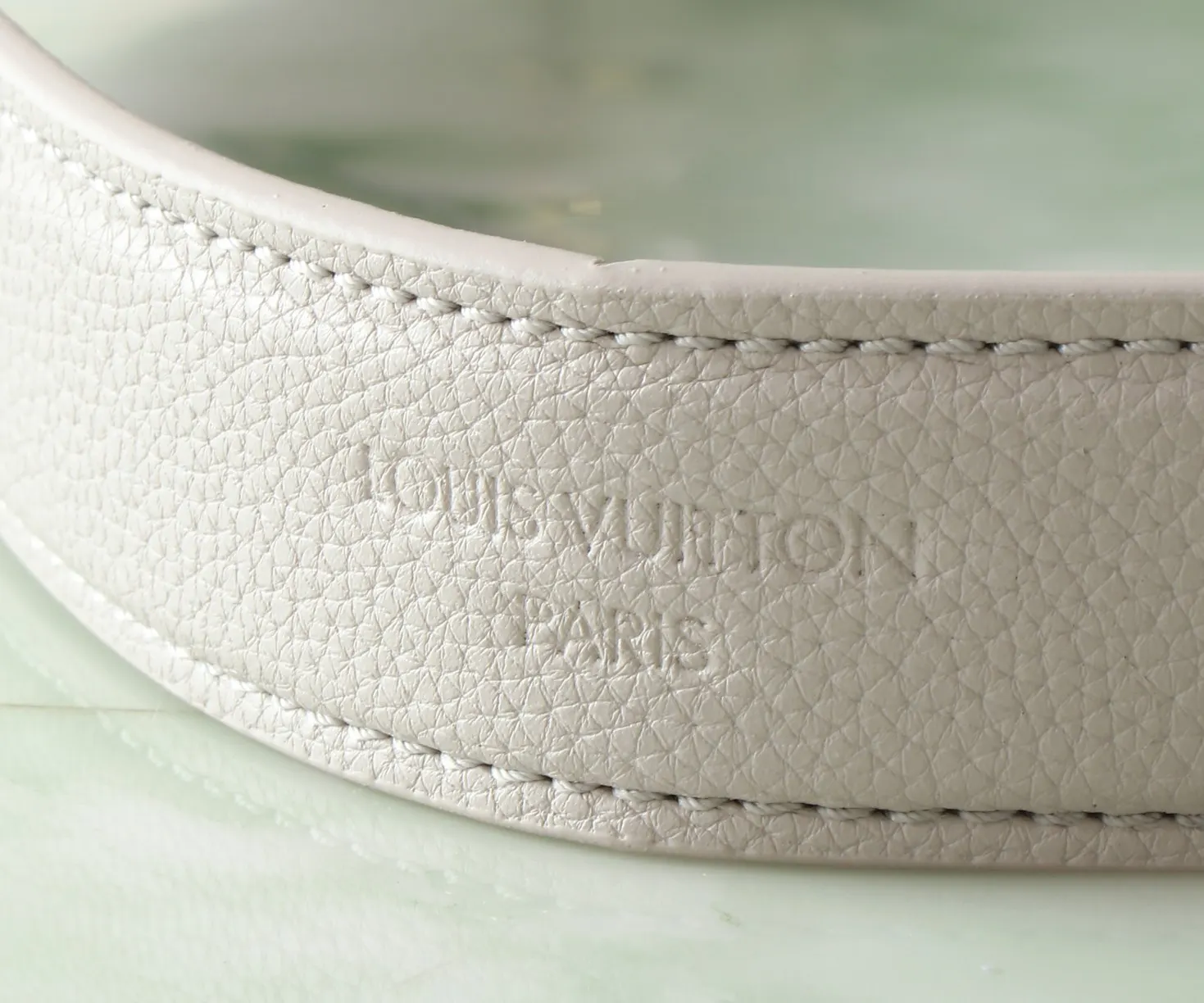 LV Large White Tote Bag Image 8 LV Large White Tote Bag Image 8