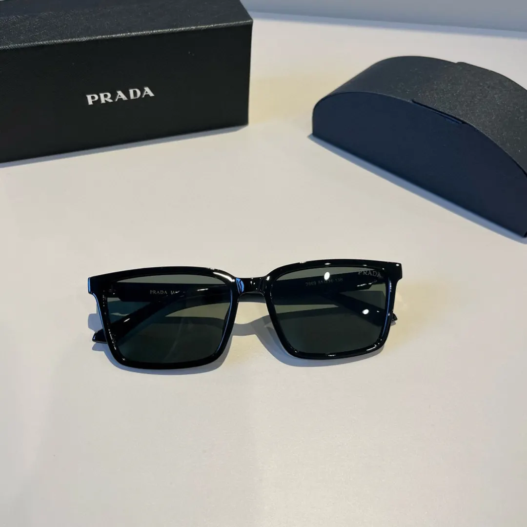 PRADA 太阳眼镜 时尚遮阳款