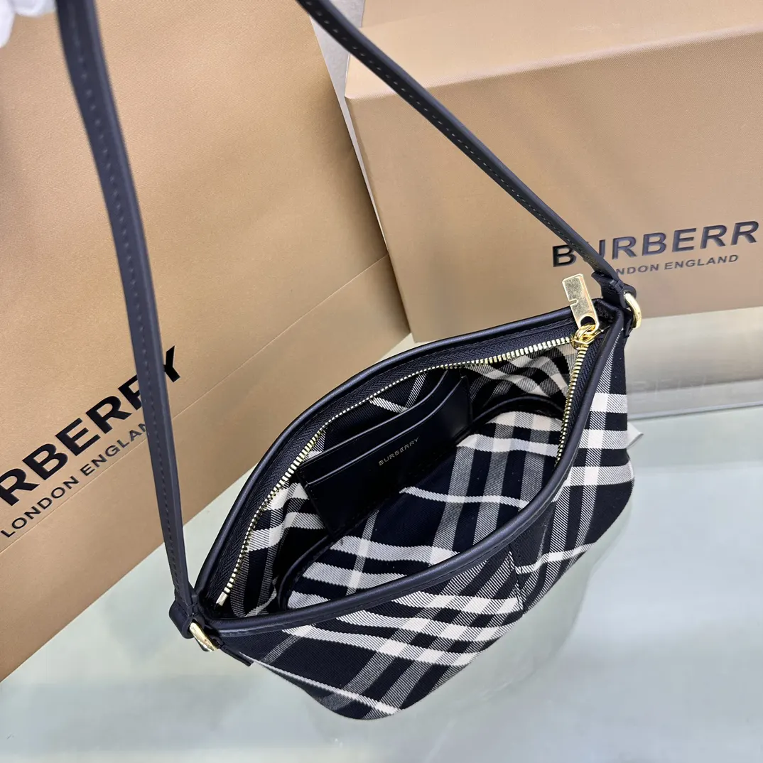 Burberry 提花 腋下包 复古腋下背款