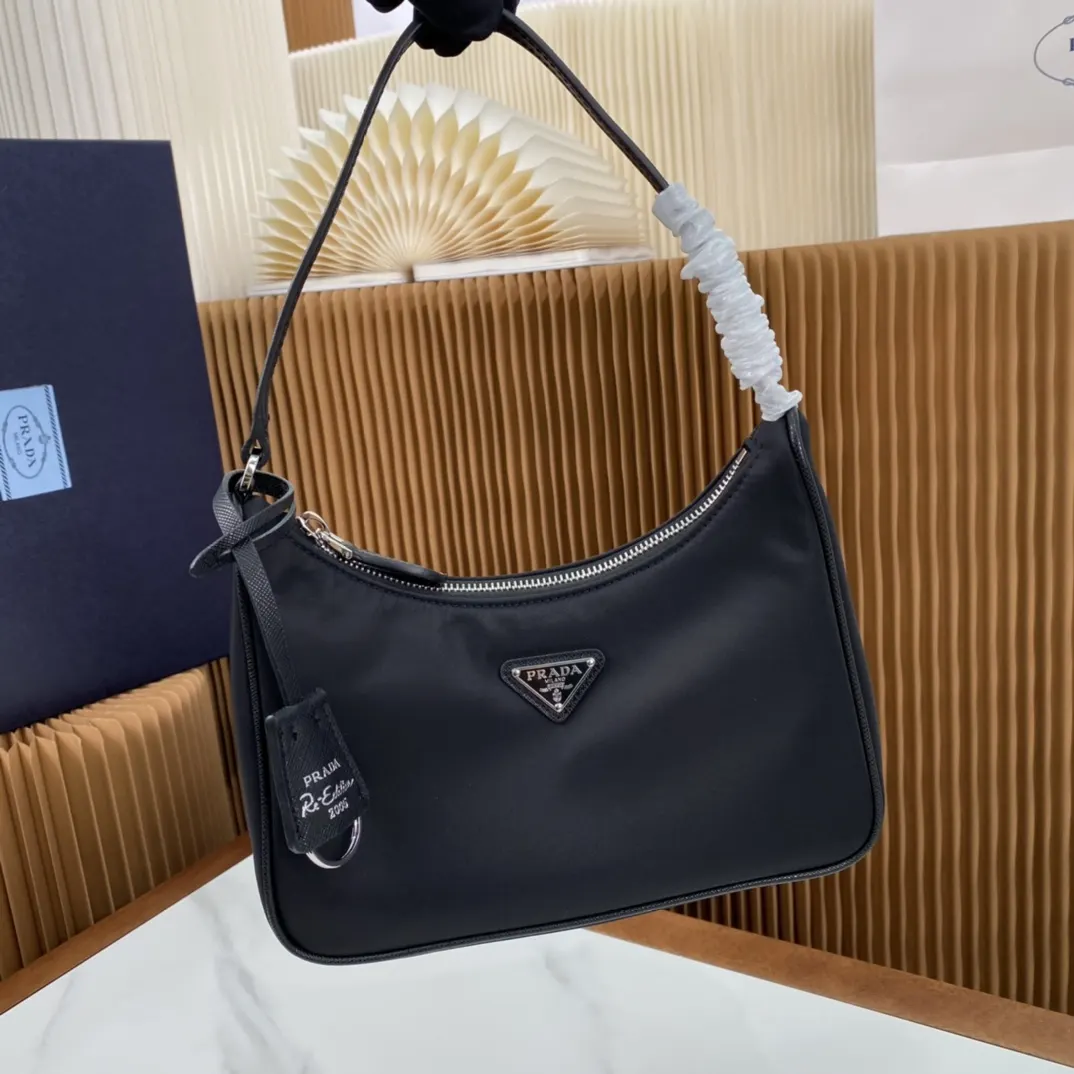 Prada Re-Nylon 1NE204 皮革 Saffiano 十字纹 腋下包