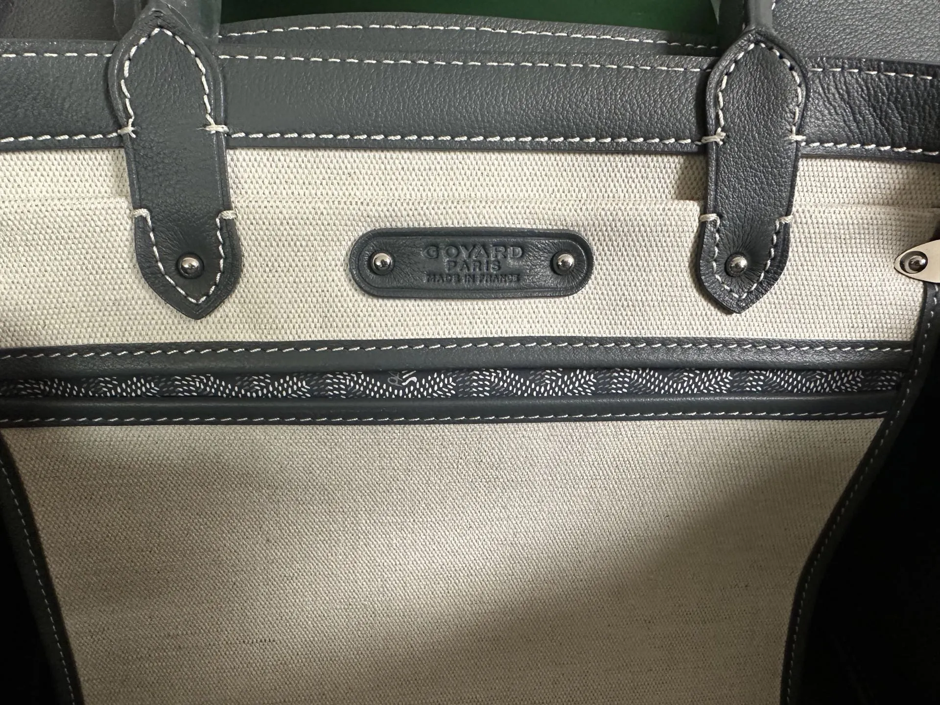 Goyard 小牛皮 无论包是打开还是合上 在内还是在外 它都能与女性生活 托特包 大容量托特款