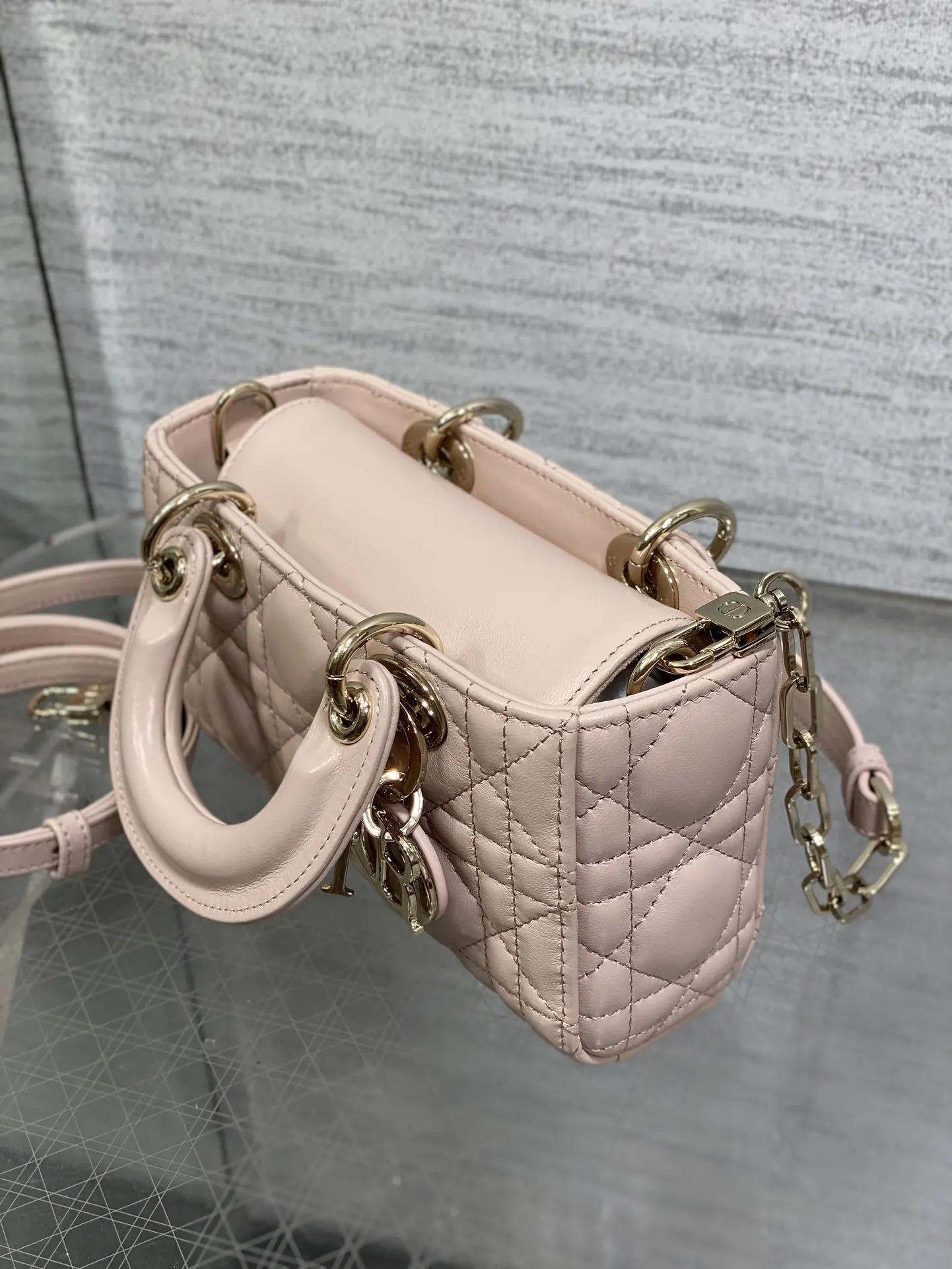 Dior 羊皮 进口 羊皮横款迷你戴妃包胭脂粉D Joy bag羊 鏈條包 精致鏈條款