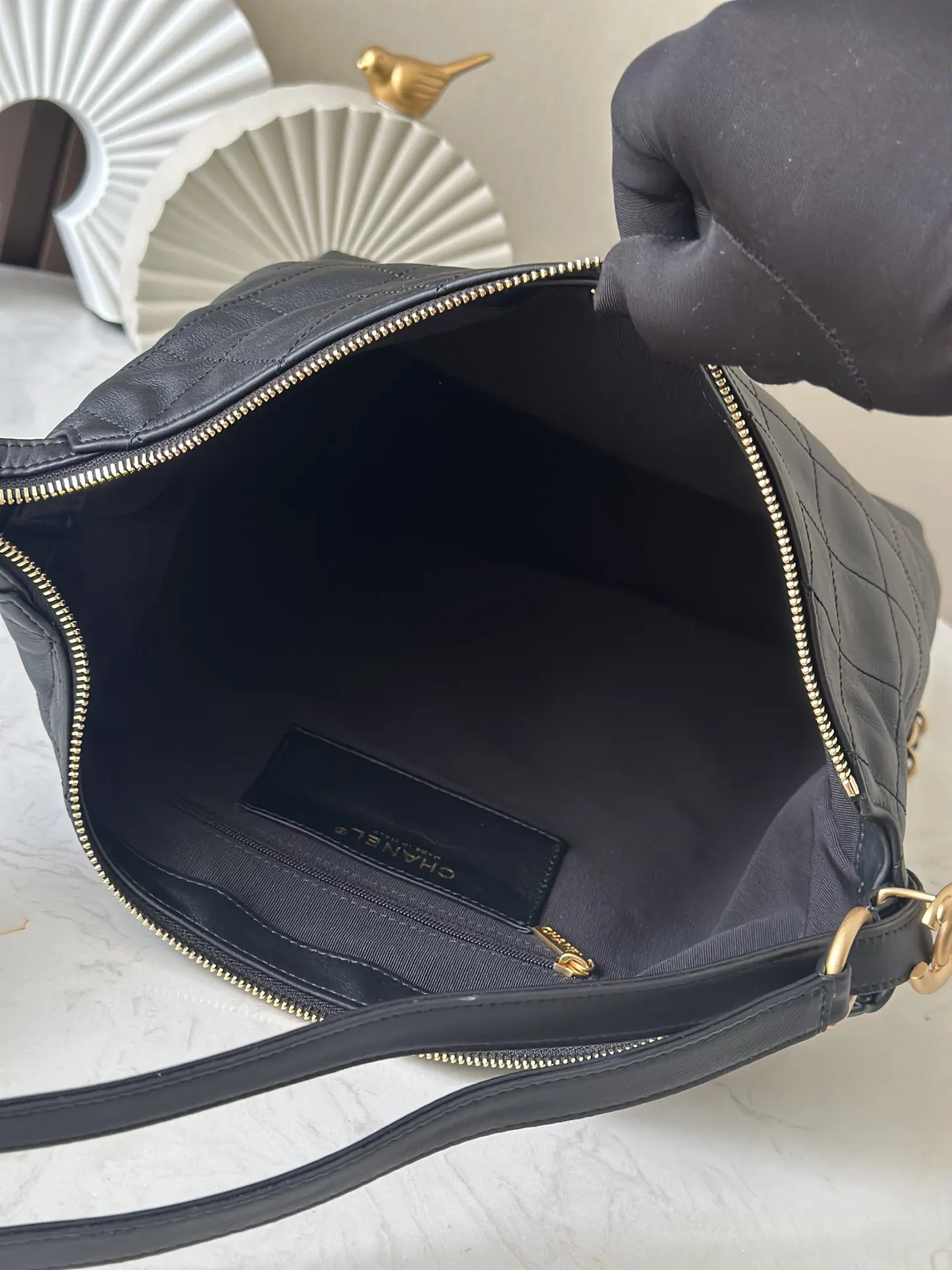 Chanel 黑色菱格Hobo腋下包 简约通勤