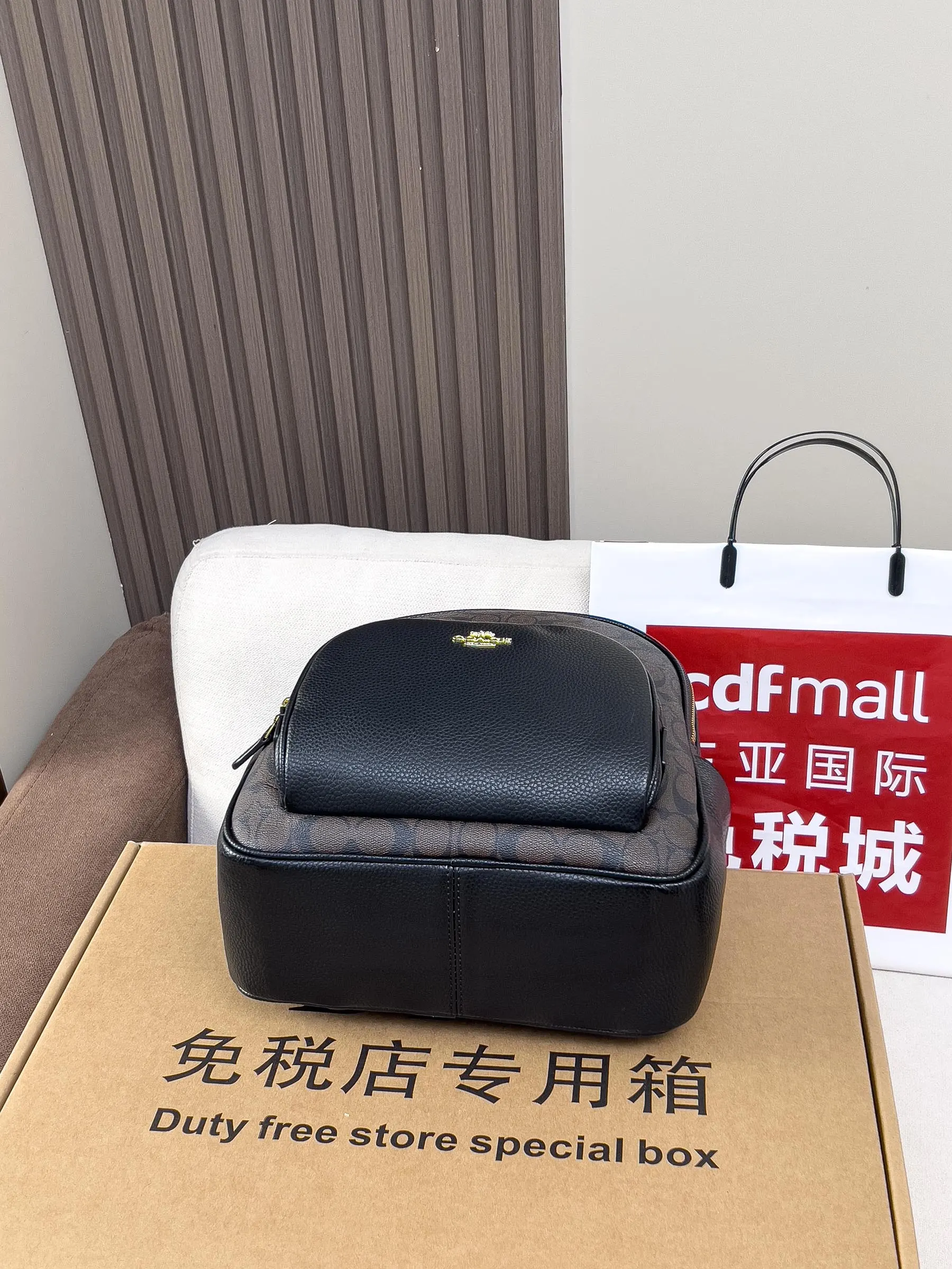 Coach 图片 中号女士背包 PVC 皮双 雙肩包 实用雙肩款