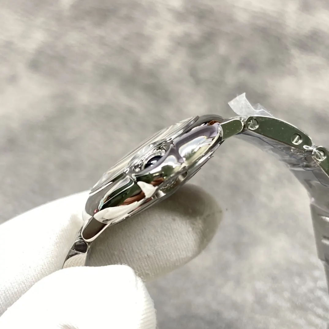 Cartier 牛皮 手表 经典腕表款