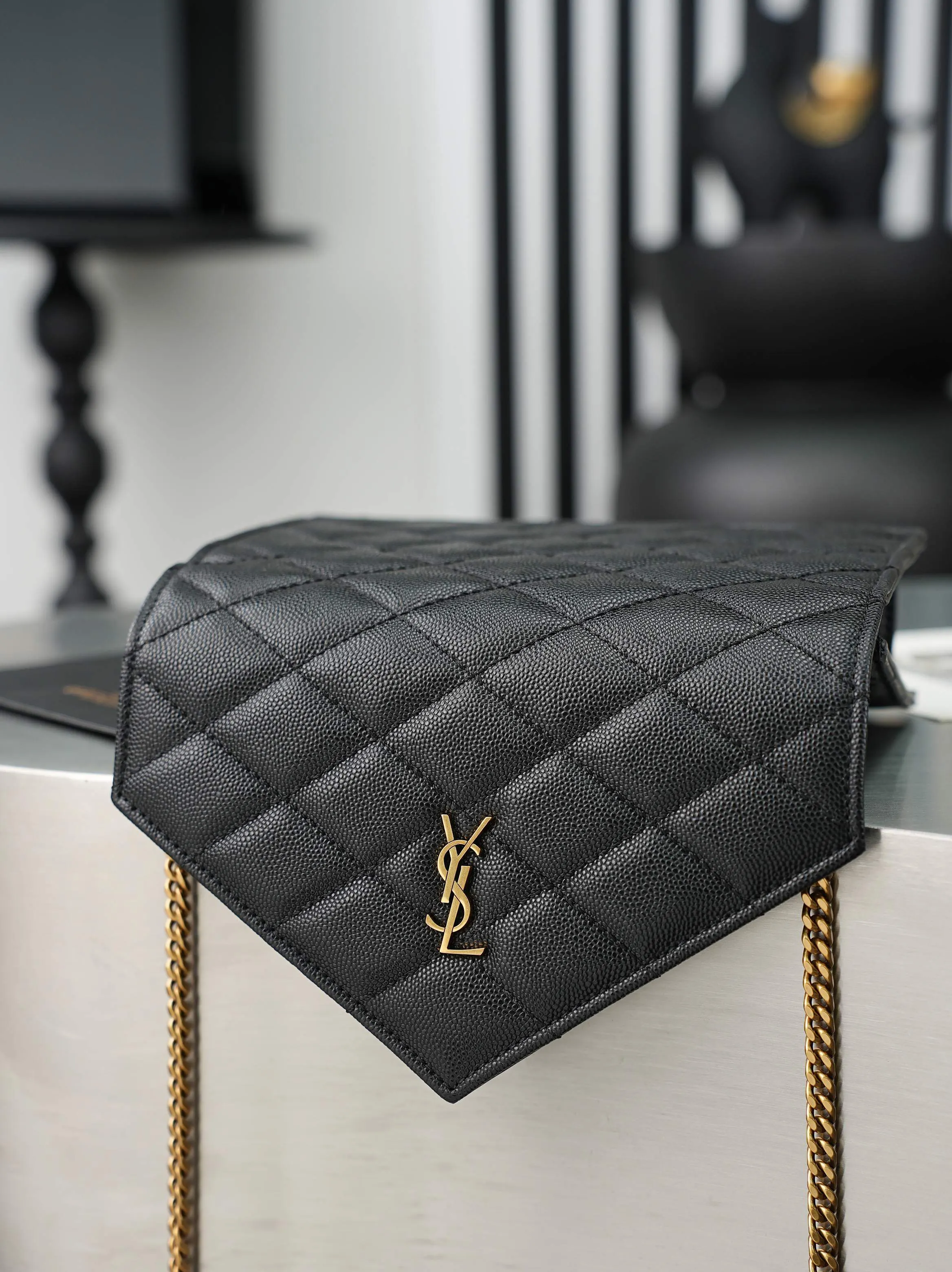 YSL 羊皮 链条可单肩 斜挎 容量适中 通勤出街都很OK 链条包 精致链条款