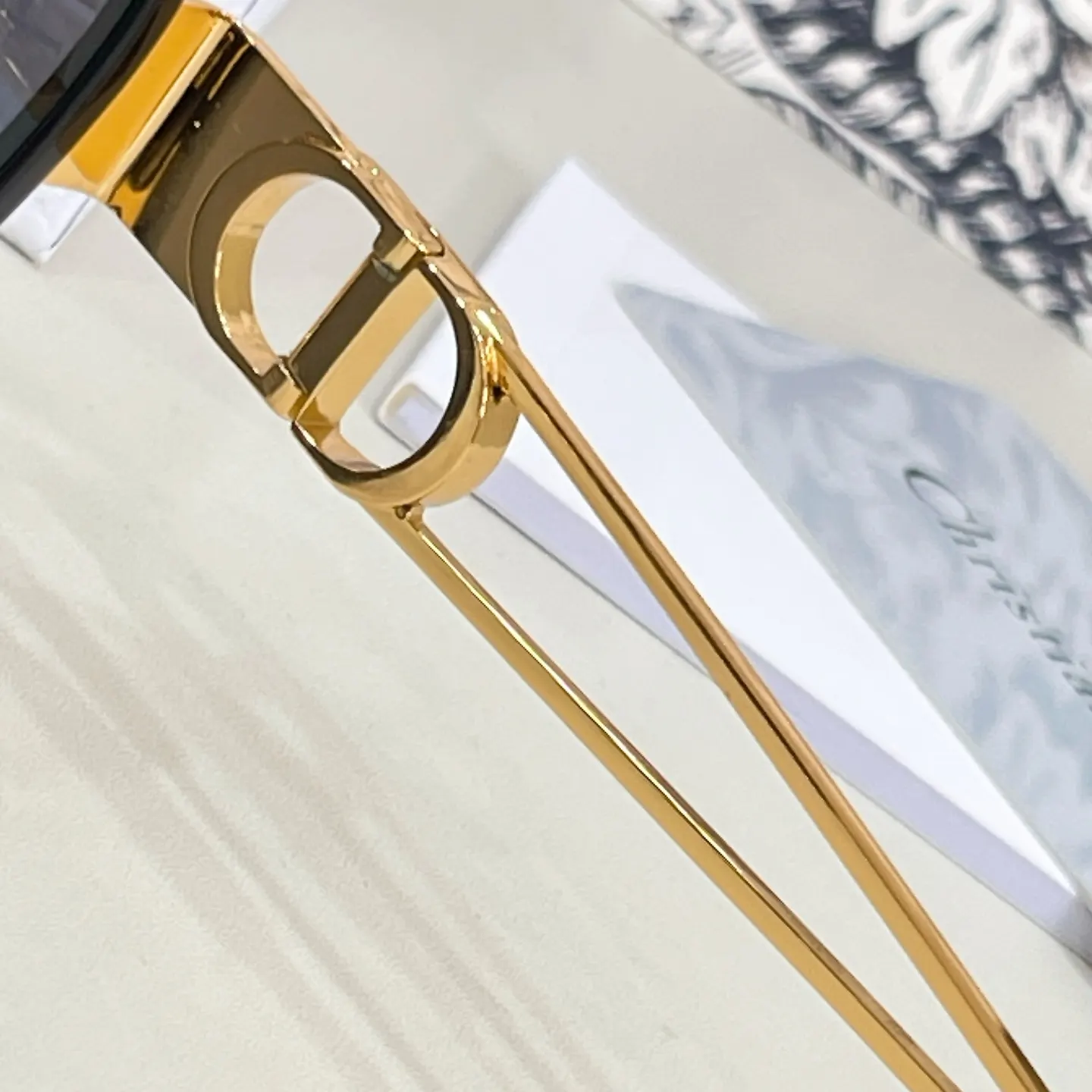 Dior 金屬框太陽鏡 輕奢