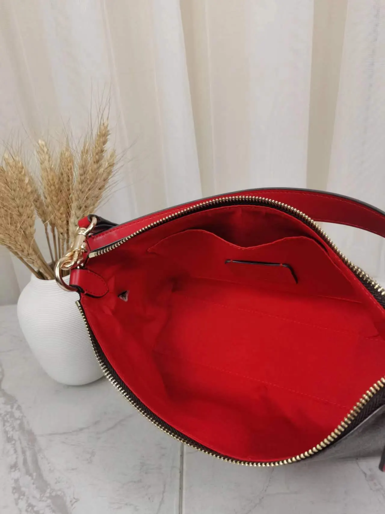 Crossbody Bag Lightweight Image 9 Crossbody Bag Lightweight Image 9