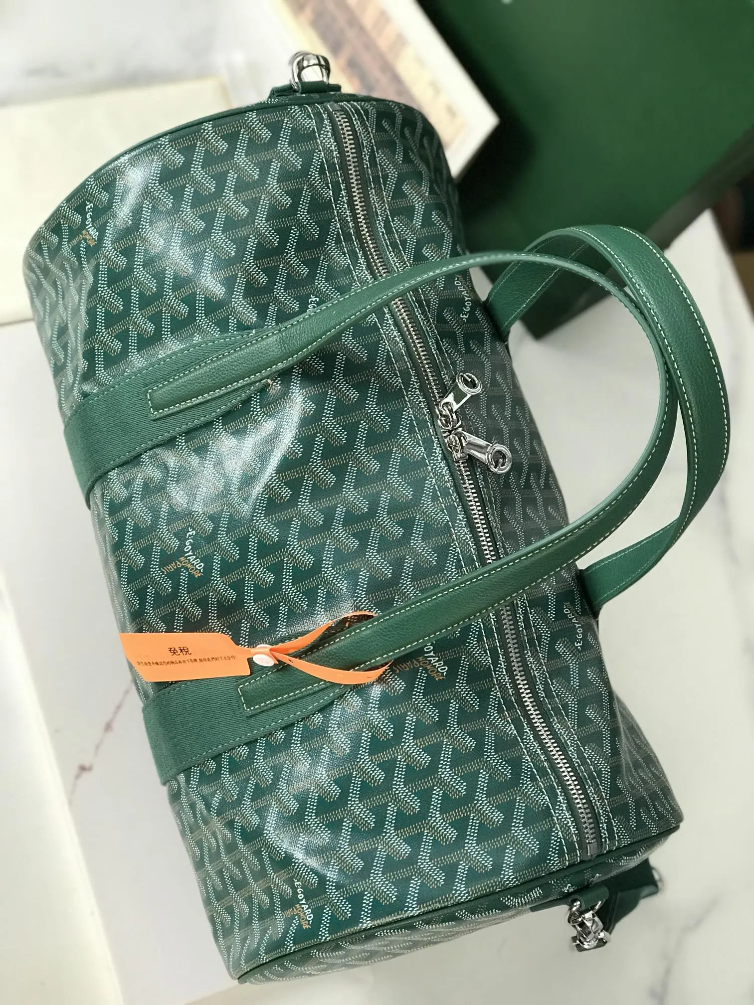 Goyard 侧边设有扣环 可以自行搭 中号背带进行肩背 旅行包 大容量旅行款
