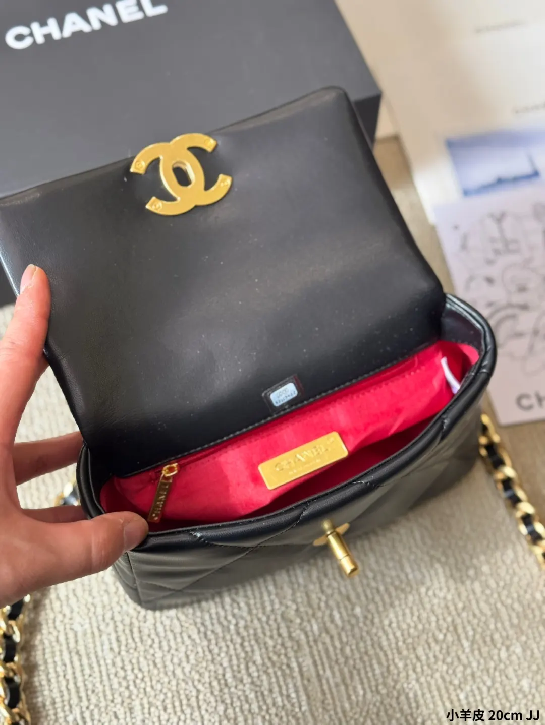 CHANEL 羊皮 小羊皮 手袋口盖包mini 轻盈绵柔质感 链条包 精致链条款