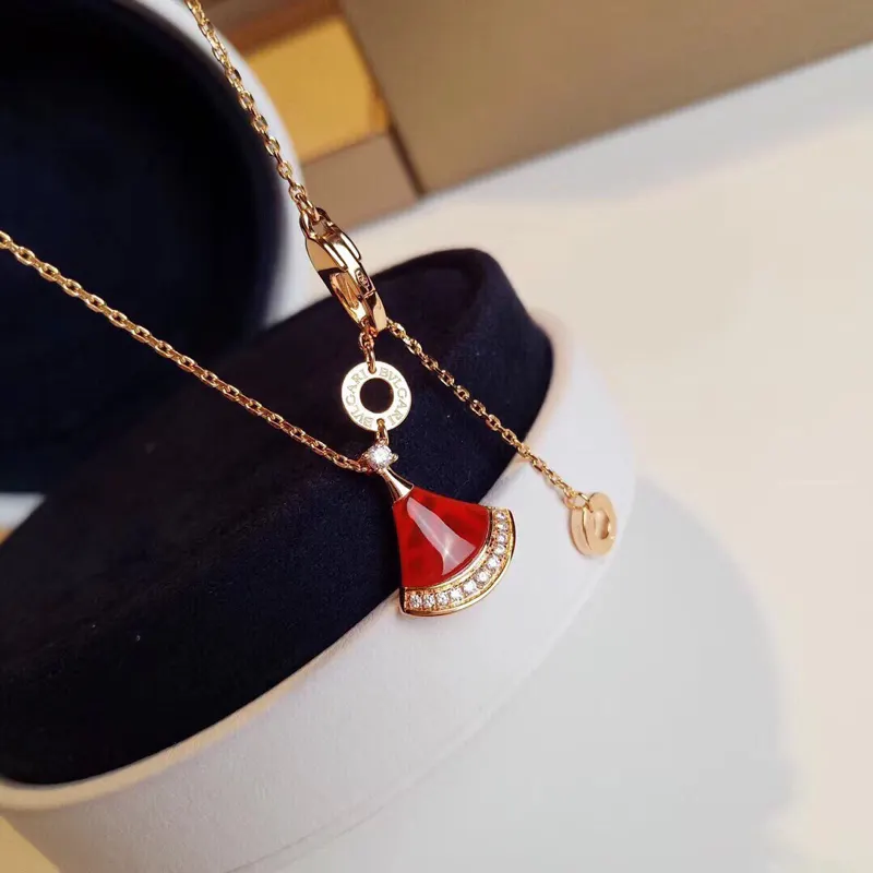 Bvlgari 玫瑰金 项链 精致锁骨链款