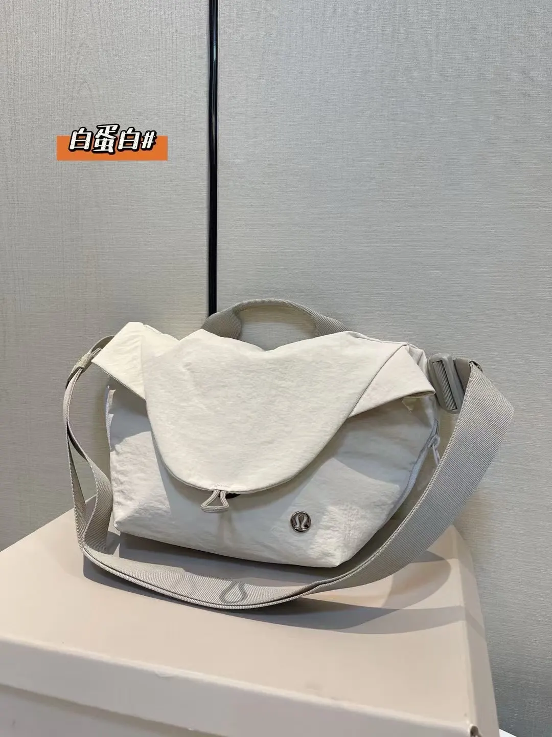 黑色 Lululemon Curved Cross 腰包 休閒腰包款