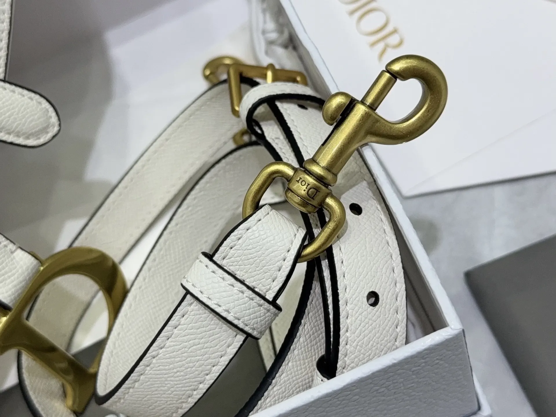 Dior 牛皮 斜挎包 轻便斜挎款