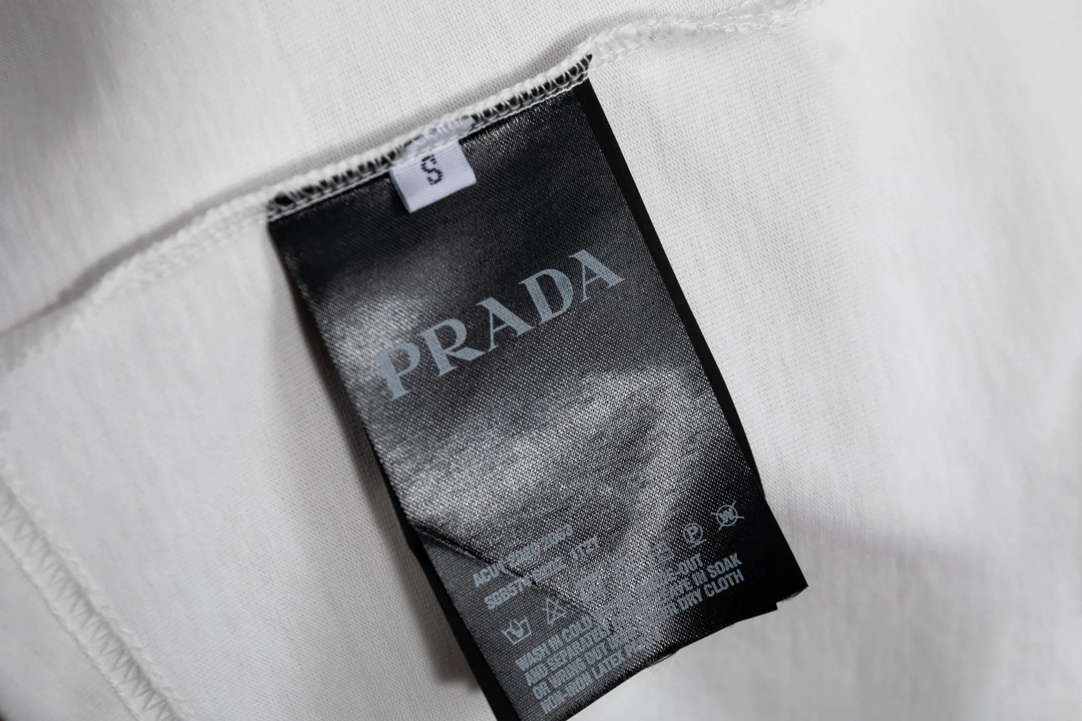 Prada 字母钢印 短袖T恤 高克重休闲