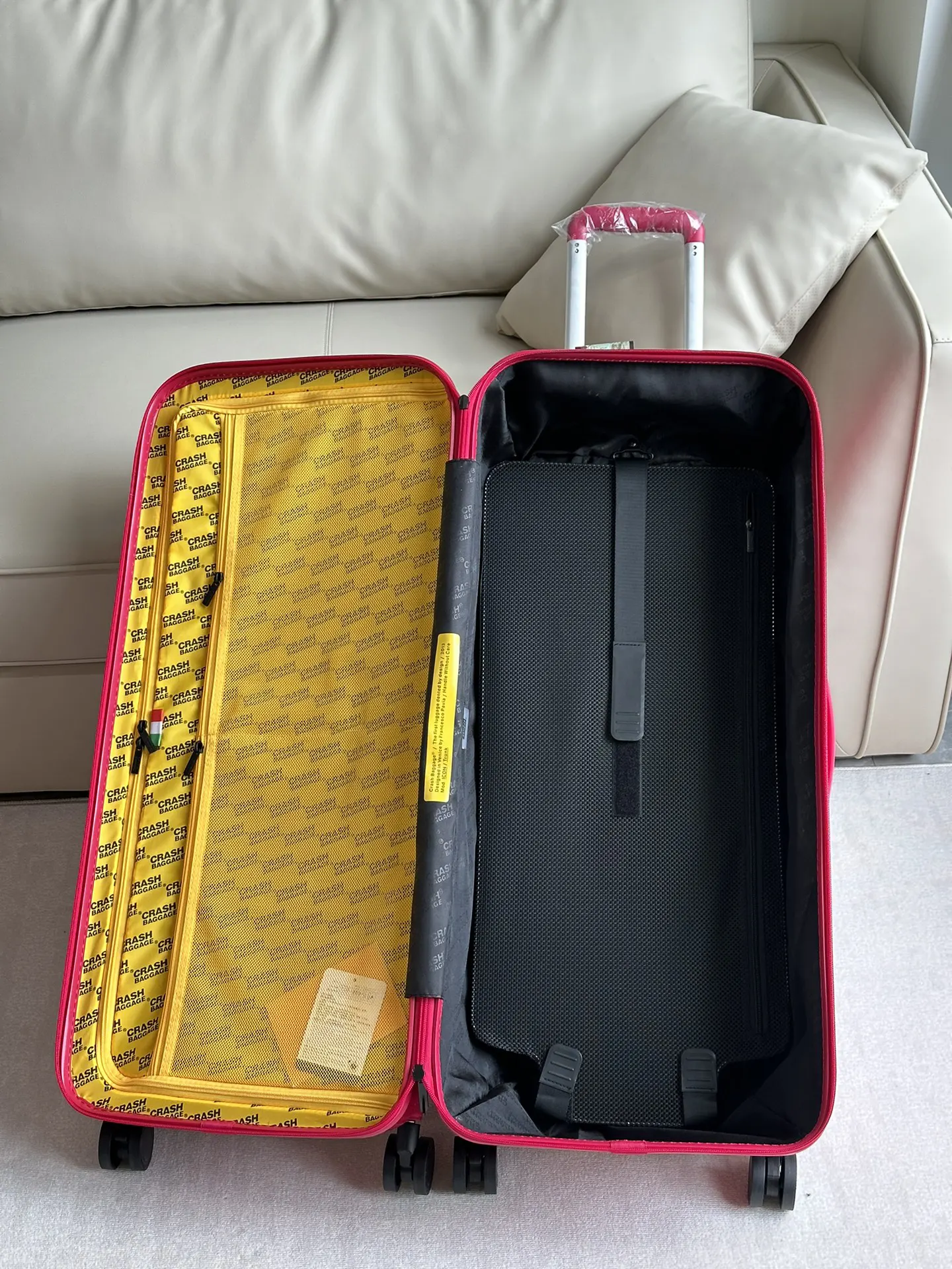 树莓红 这种行李箱用起来就很随便了 不怕摔不怕碰 旅行拉杆款 轻便出行款