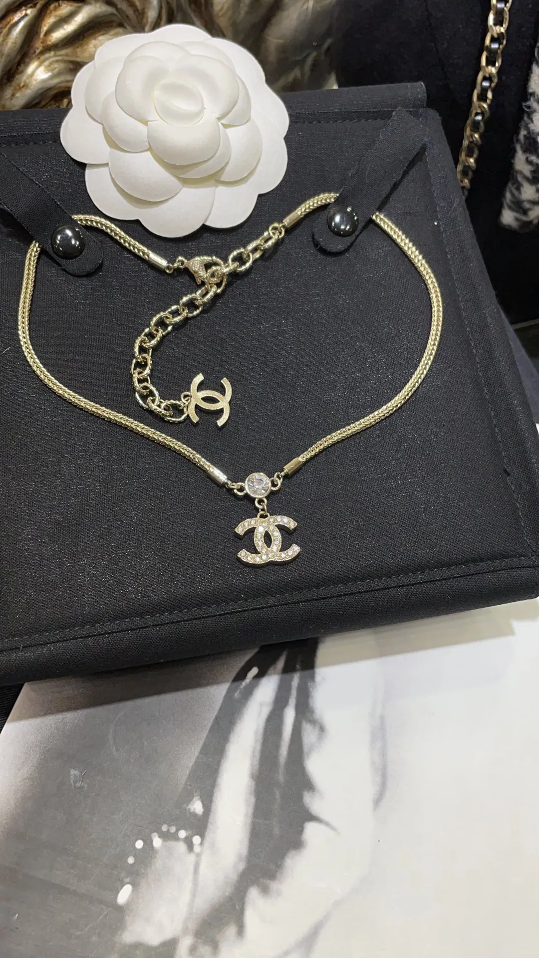 Chanel 金色 双C 满钻 鏈條 项链 精致锁骨链