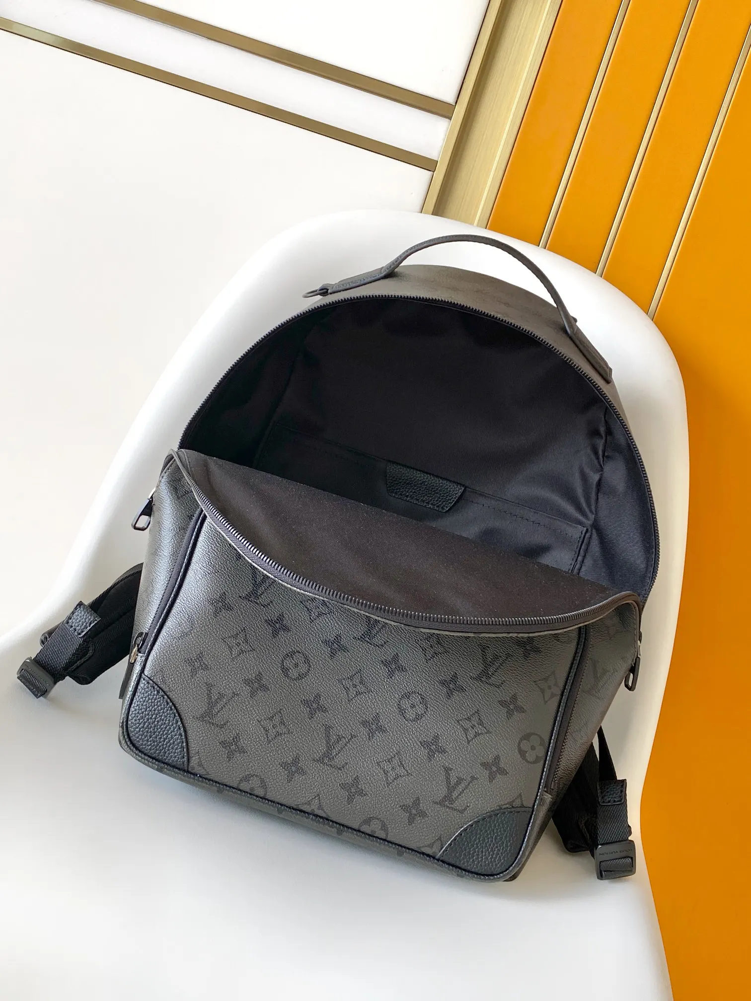 LV Discovery Backpack Image 7