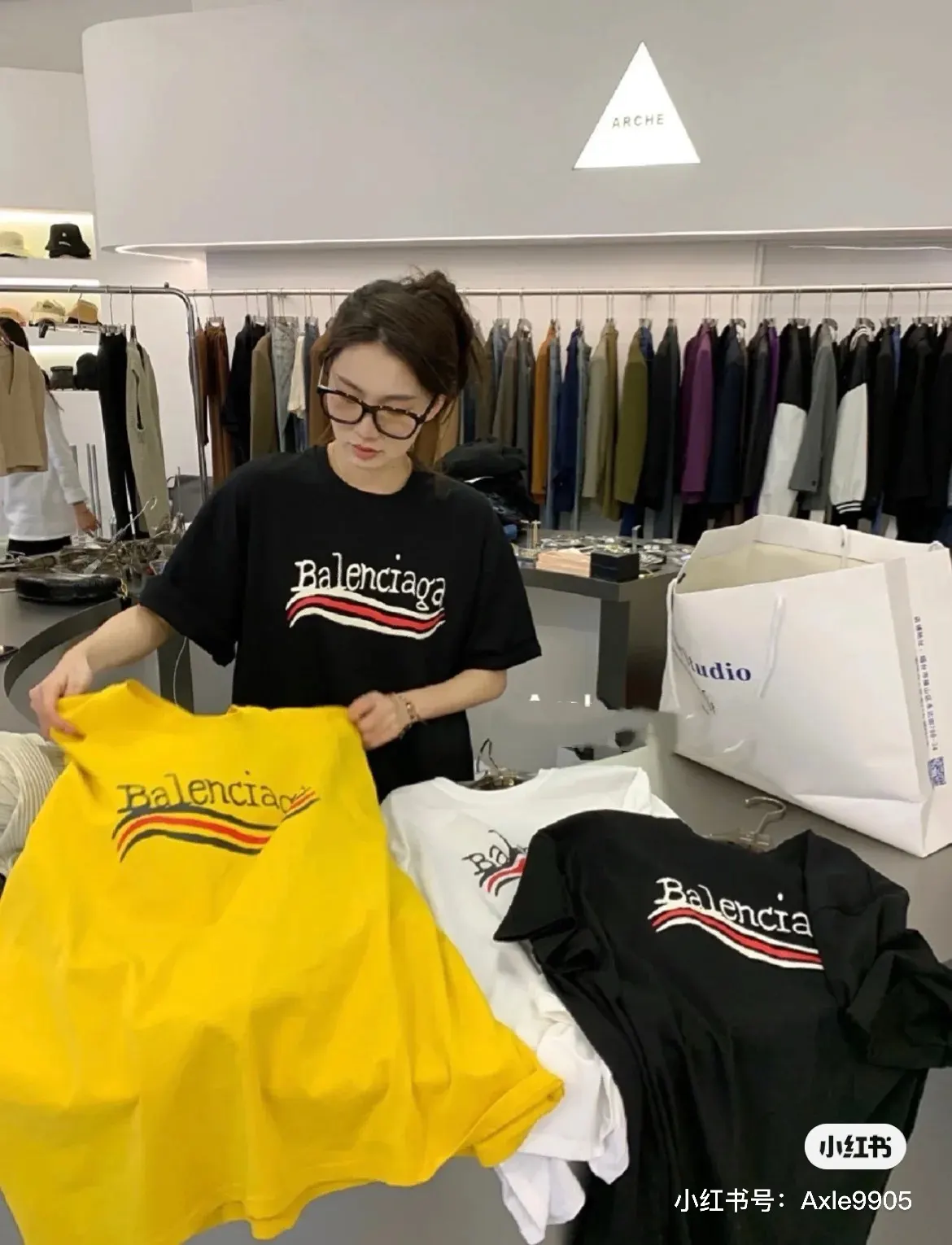 Balenciaga 黑色 純棉 Logo 短袖T恤(數字8) Balenciaga 黑色 純棉 Logo 短袖T恤(數字8)
