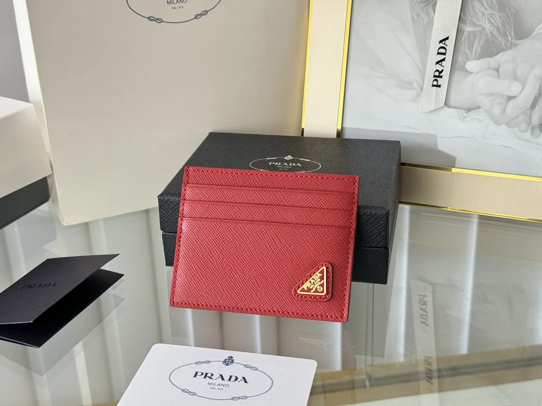 Prada 十字纹牛皮 Logo 金属标 钱包 实用卡夹