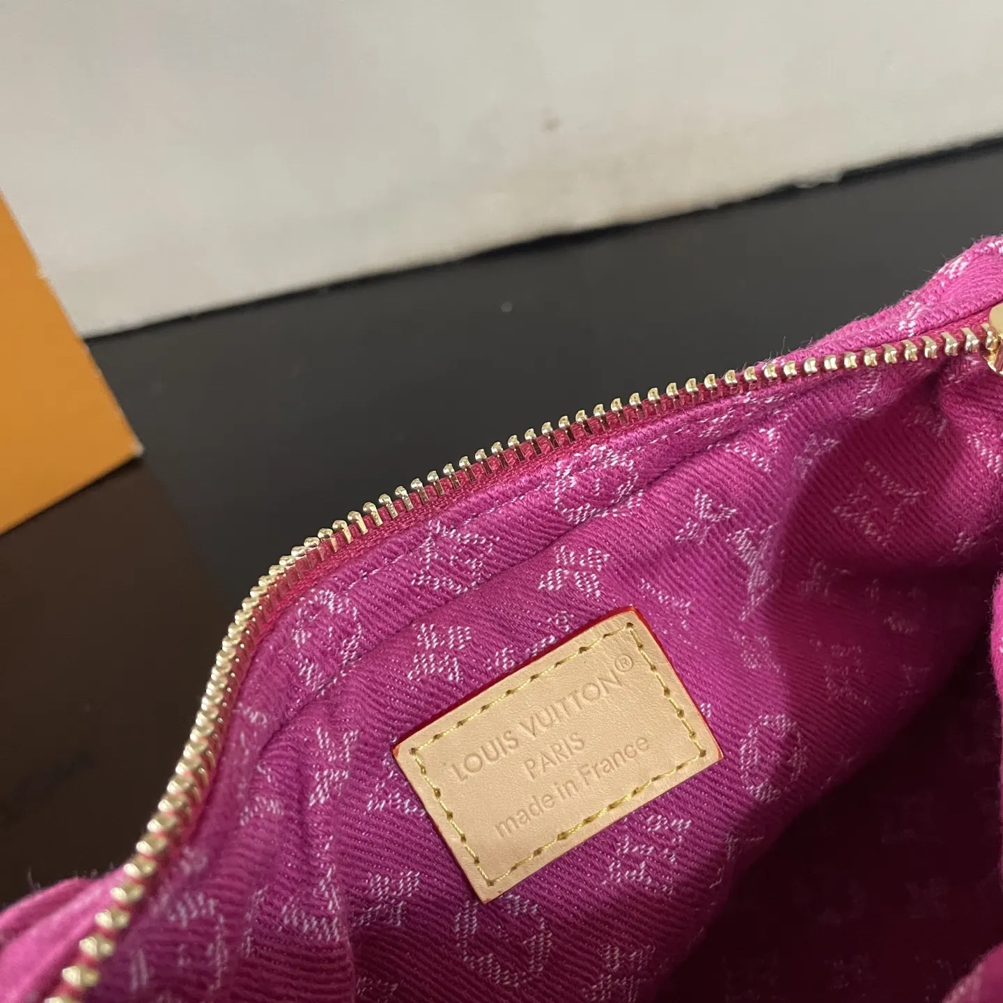 丹宁 牛皮 手拿包 精致手拿款(數字9) 丹宁 牛皮 手拿包 精致手拿款(數字9)
