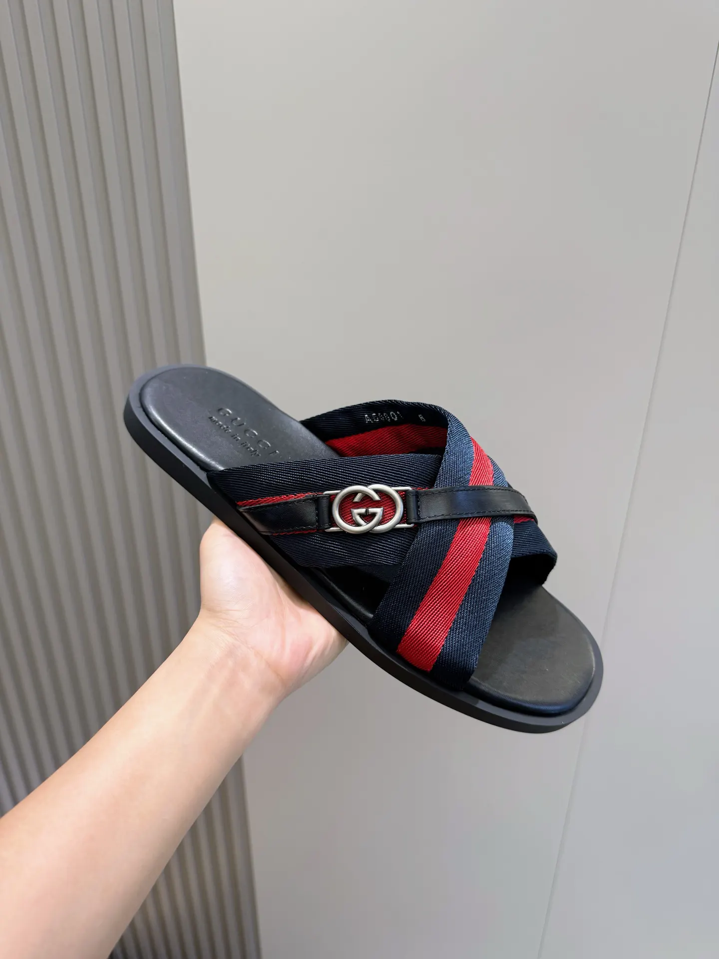 Gucci Web織帶交叉帶拖鞋 深藍紅綠條紋(數字5) Gucci Web織帶交叉帶拖鞋 深藍紅綠條紋(數字5)