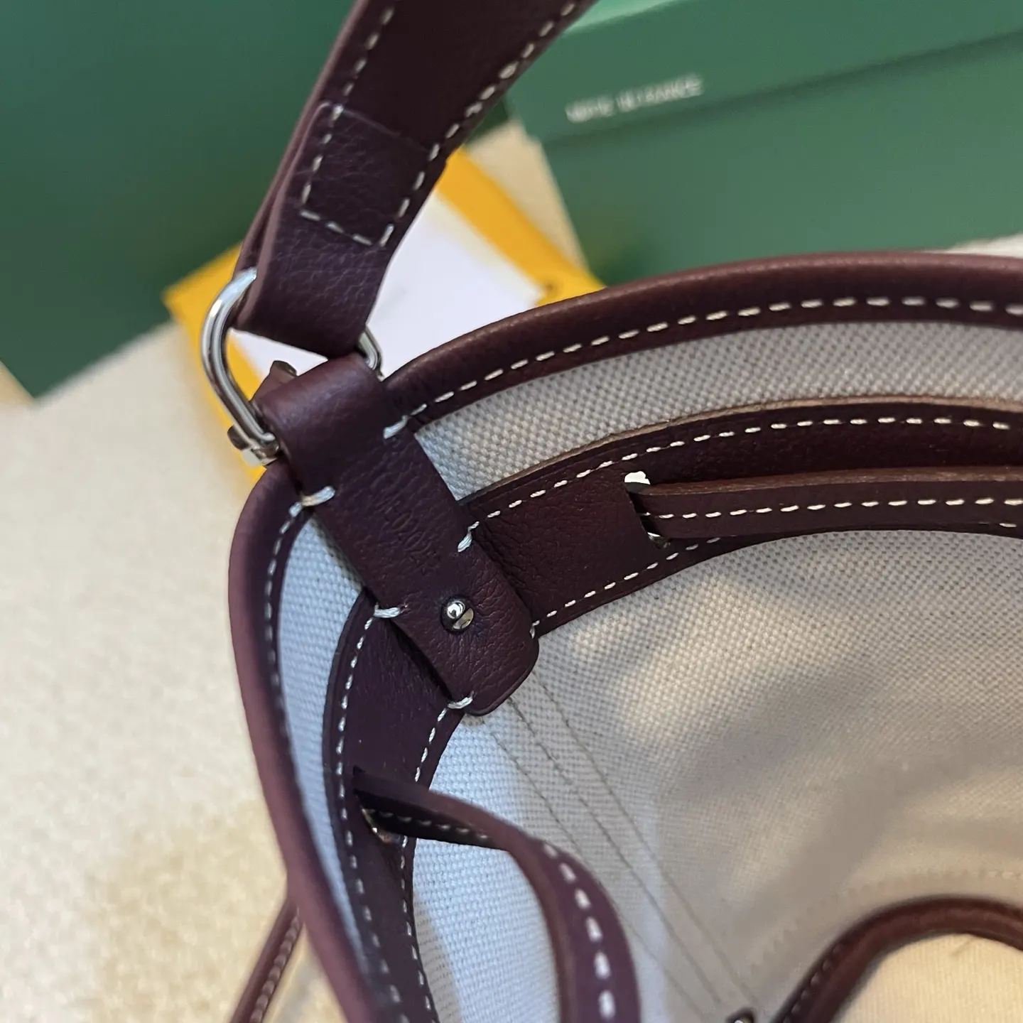 Goyard 皮革 轻盈小巧去始终保持标志性水桶百搭造型 水桶包 休閒水桶款
