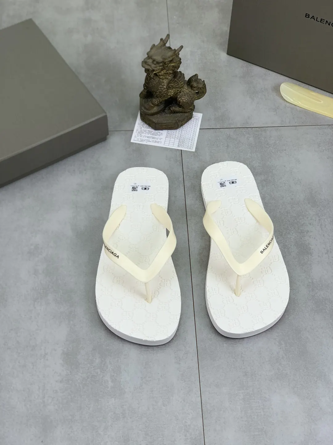 Balenciaga 拖鞋 休闲舒适