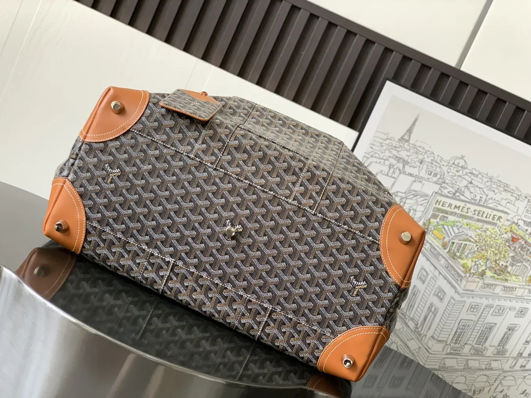 Goyard 它的提手可调节长度 可确保手提时的舒适度 并且开口两 旅行包 大容量旅行款