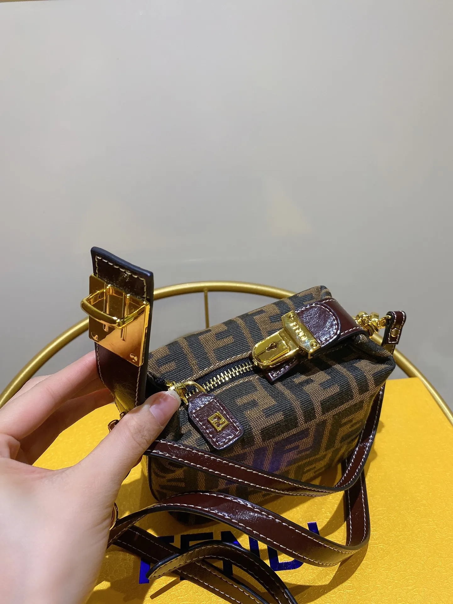 Fendi 老花 出厂价 芬迪 vintage mi 化妆包 便携收纳款