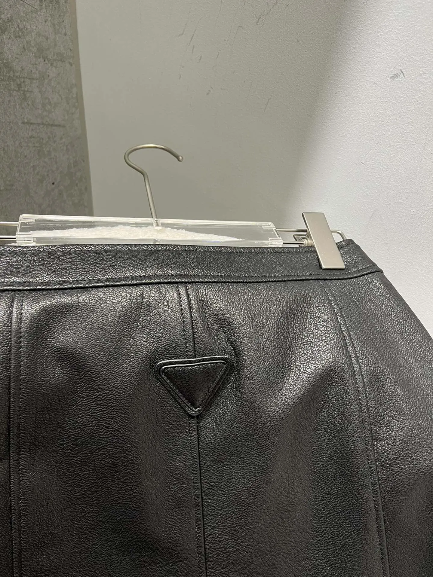 Prada 羊皮 半身裙 包臀修身