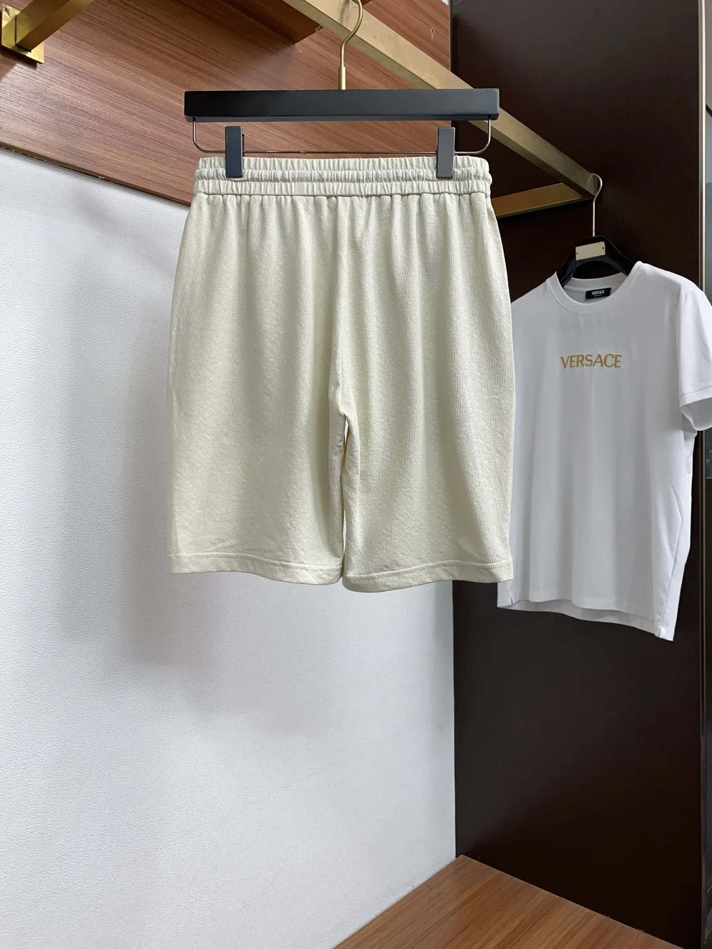 PRADA 米白短袖T恤 休闲款