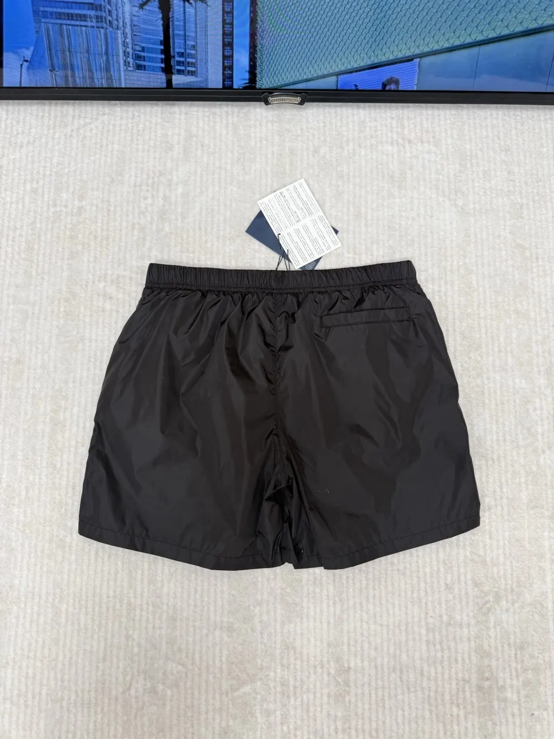 PRADA Re-Nylon尼龙 三角标 短裤 休闲宽松款