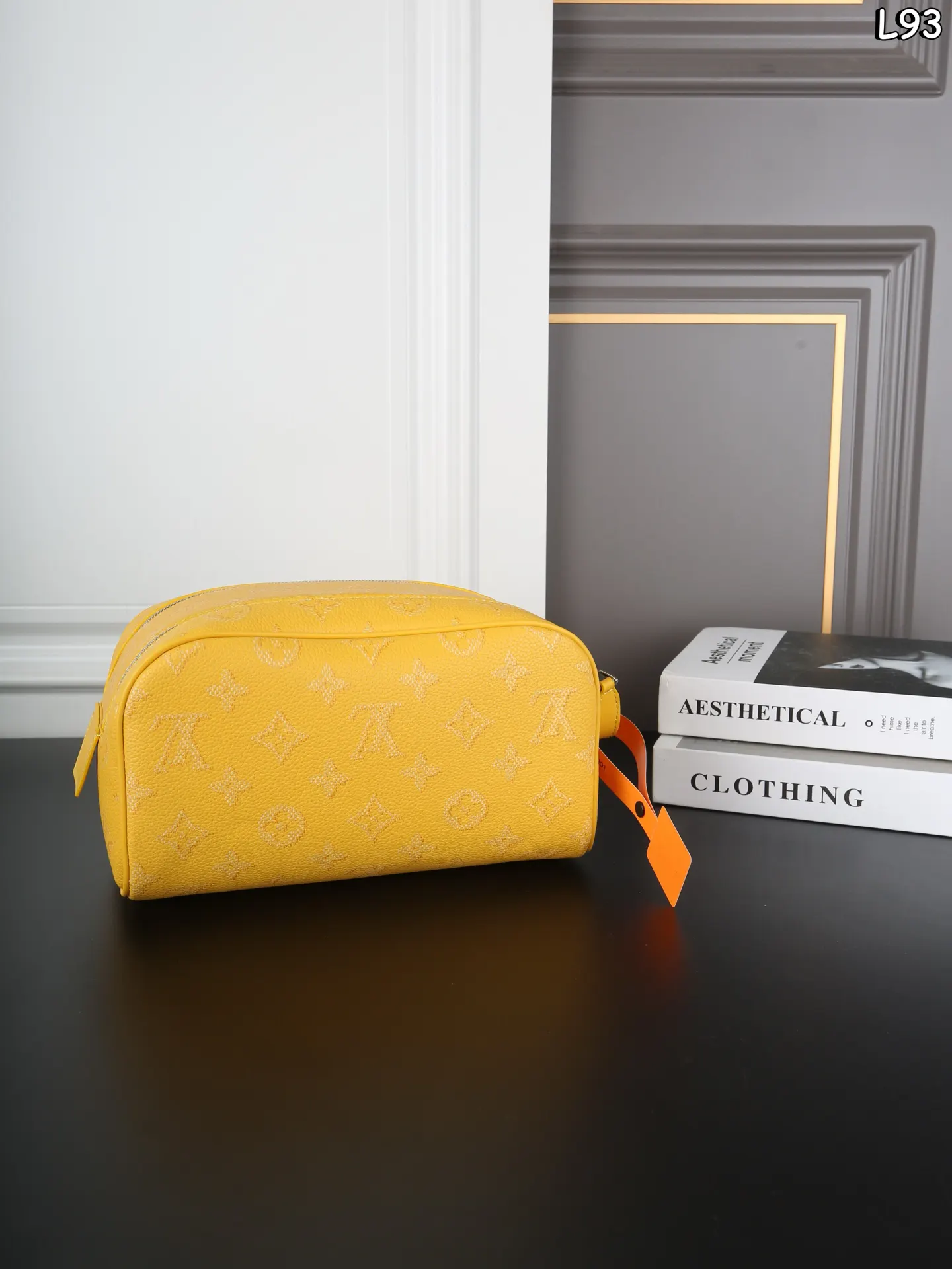 LV 墨绿 Dopp Kit 涂鸦 洗漱包 多巴胺色 化妆包 便携收纳款